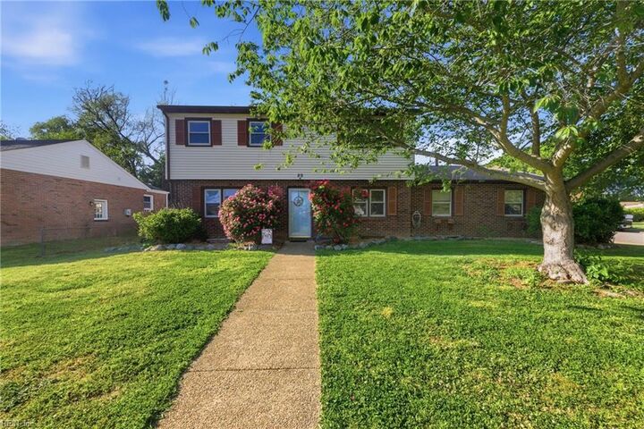 Property Photo:  89 Saint Croix Dr  VA 23602 