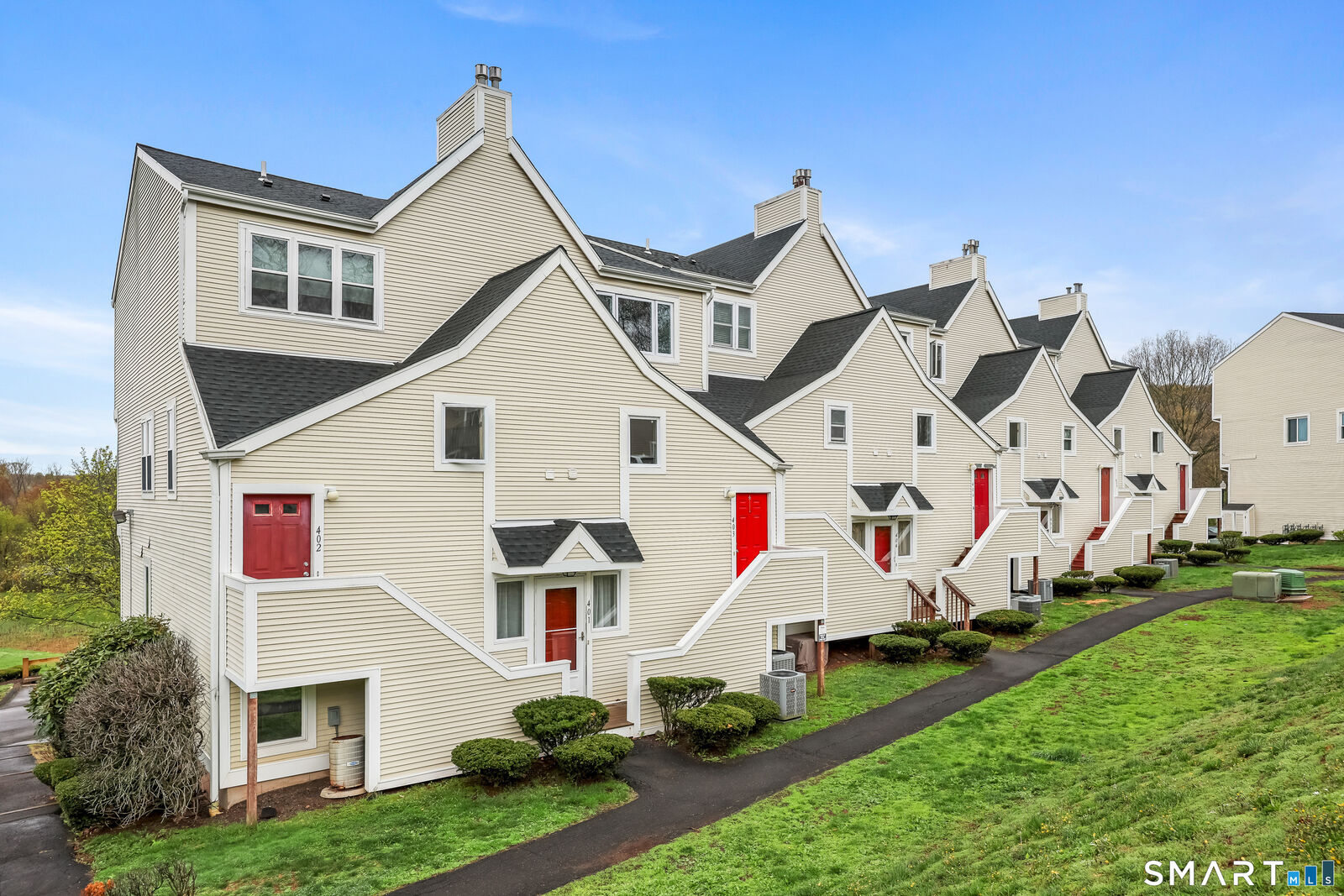 Property Photo:  173 Russo Avenue 408  CT 06513 