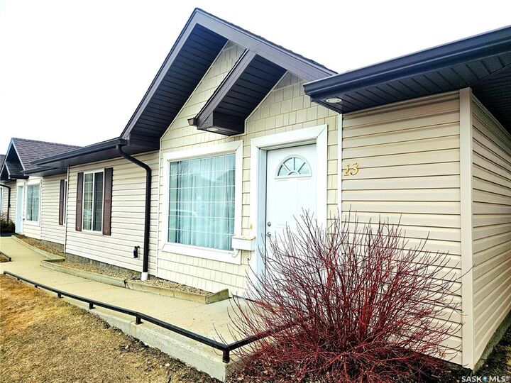 Property Photo: 135 Keedwell Street 13 SK S7W 0A3