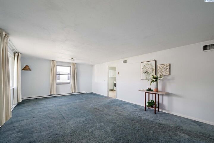 Property Photo:  604 Birch Avenue  WA 99352 