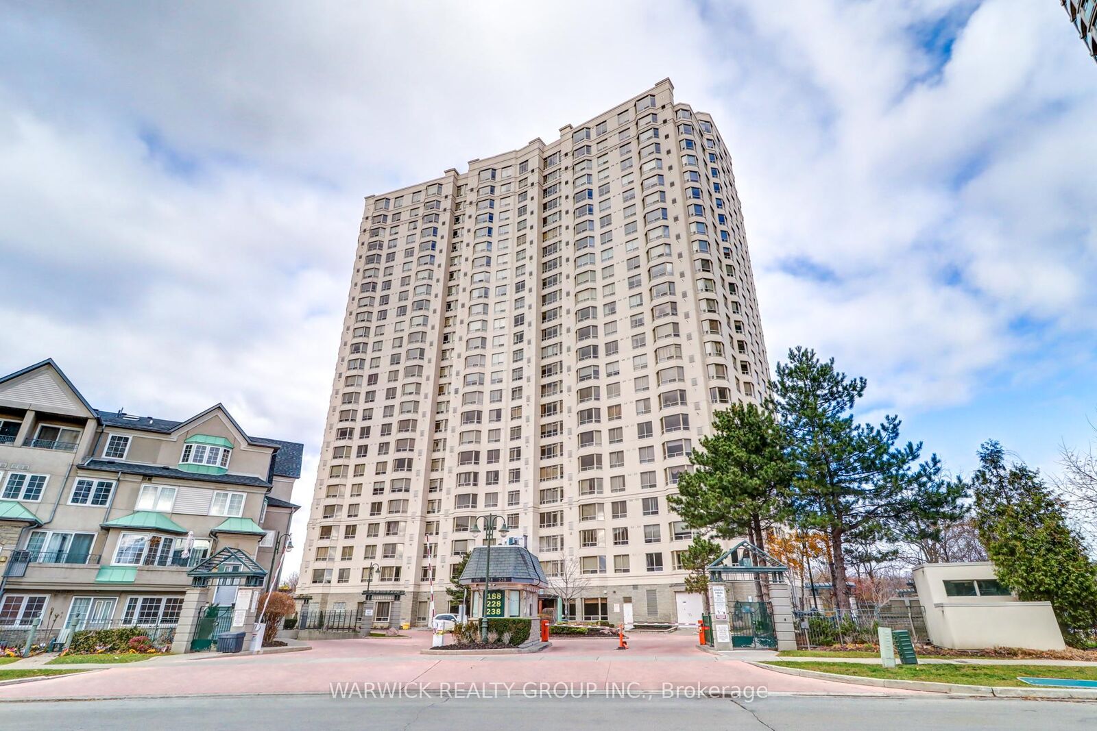 Property Photo: 228 Bonis Avenue 102 ON M1T 3W4