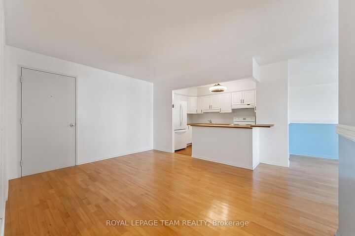 Property Photo: 158C McArthur Avenue 606 ON K1L 8E7