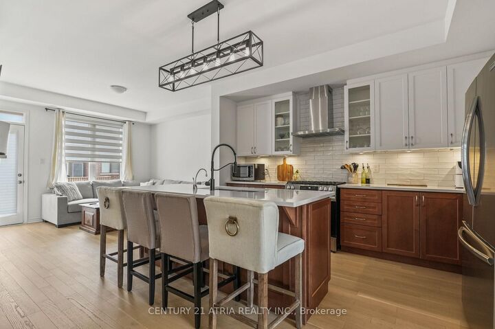 Property Photo:  4022 Saida Street  ON L5M 2S8 