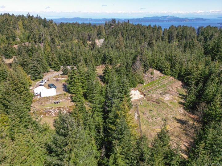 Property Photo: 345 Skywater Dr BC V8K 2W9