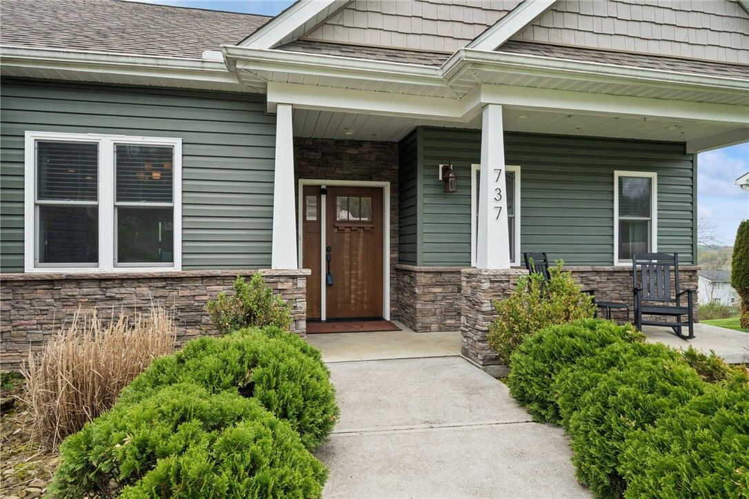 Property Photo:  737 Janwood Dr  PA 15650 