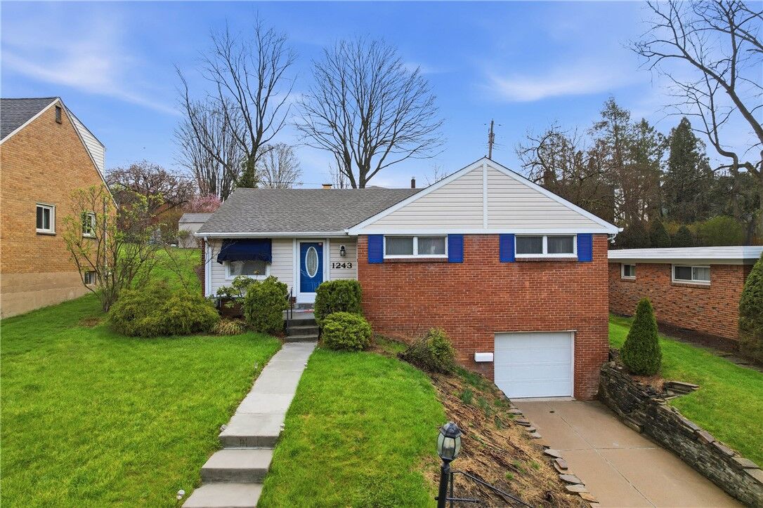 Property Photo:  1243 Lakemont Dr  PA 15243 