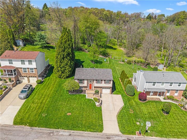 Property Photo:  42 Forest Glen Drive  PA 15126 