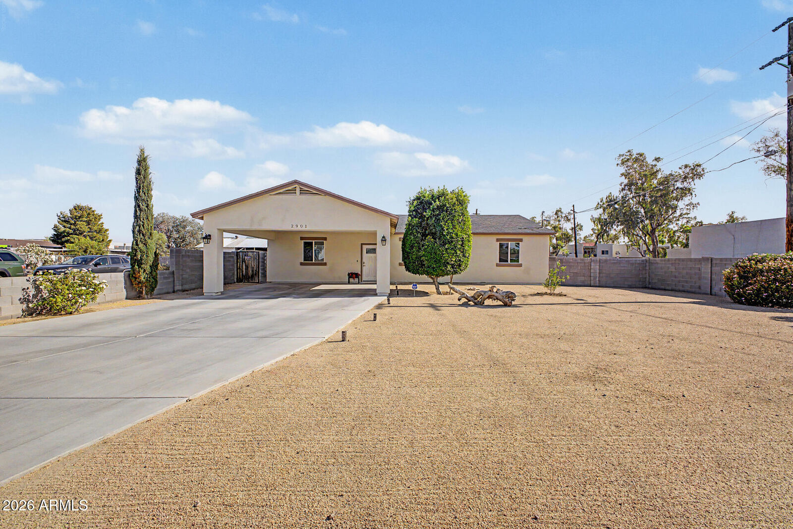 Property Photo:  2901 E Paradise Lane  AZ 85032 