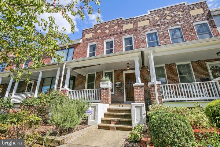 Property Photo:  119 N Peyton Street  VA 22314 