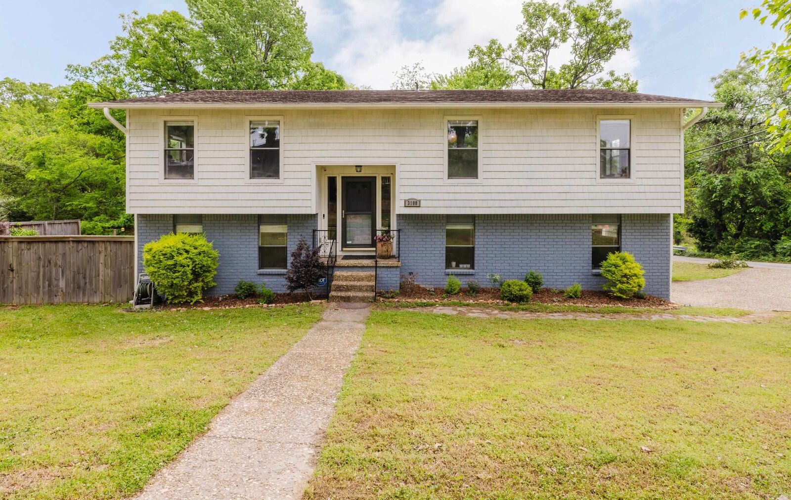 Property Photo:  3100 N Poplar Street  AR 72116 