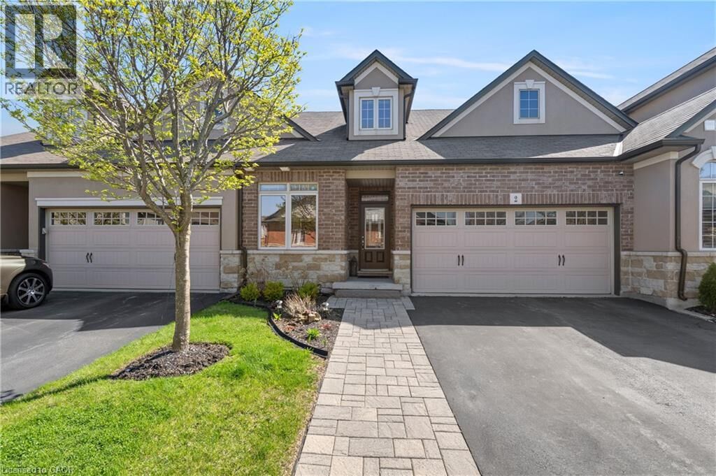 Photo de la propriété:  53 Redfern Avenue 2  ON L9C 0E2 