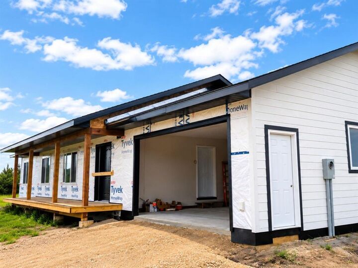 Property Photo: 21 Marius Place MB R0A 0Z0