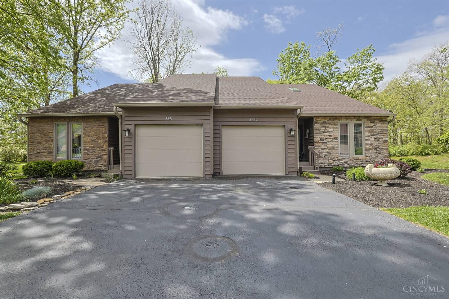 Property Photo:  5339 Hickory Trail Lane  OH 45242 