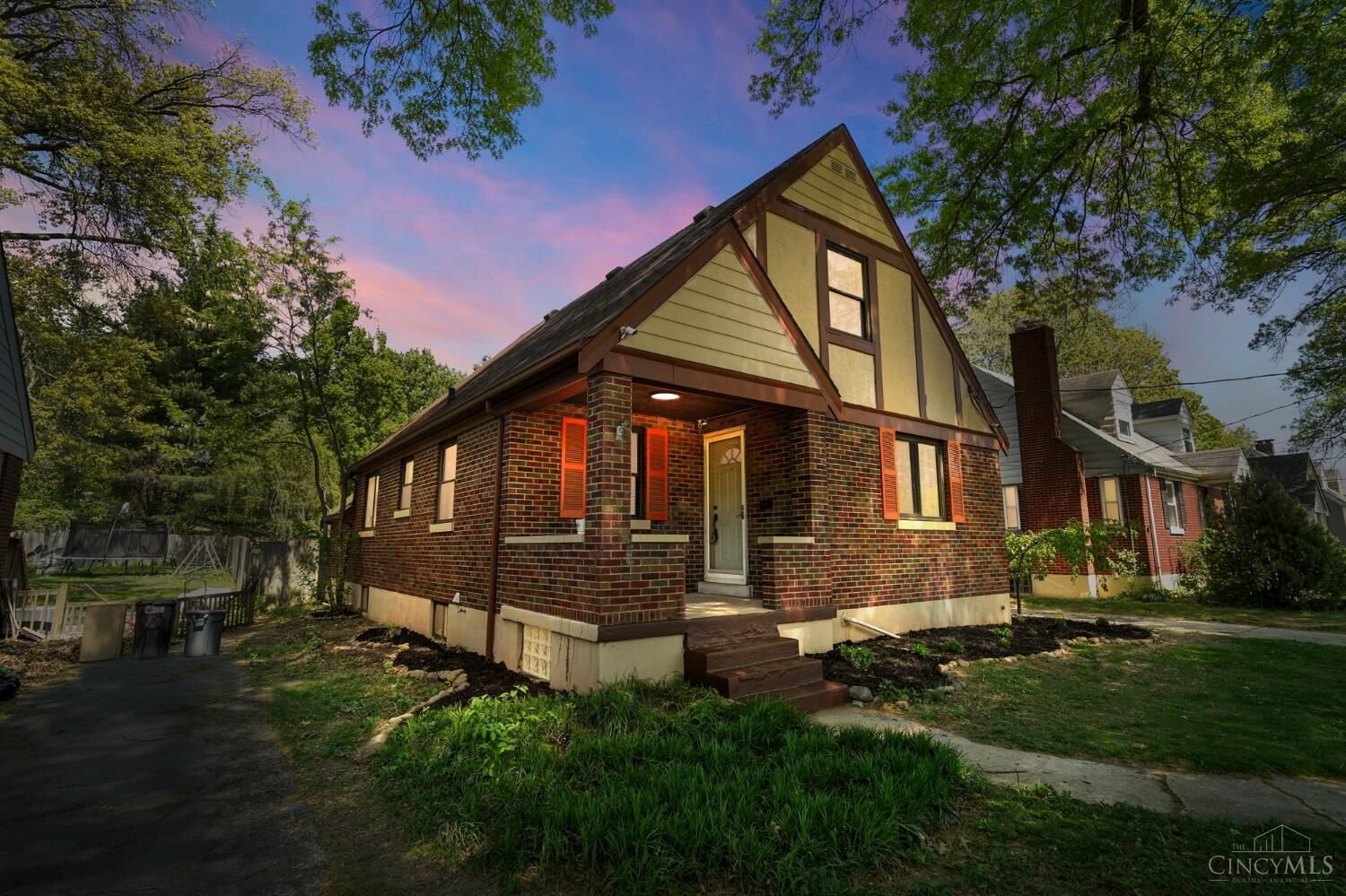 Property Photo:  5642 Surrey Avenue  OH 45248 