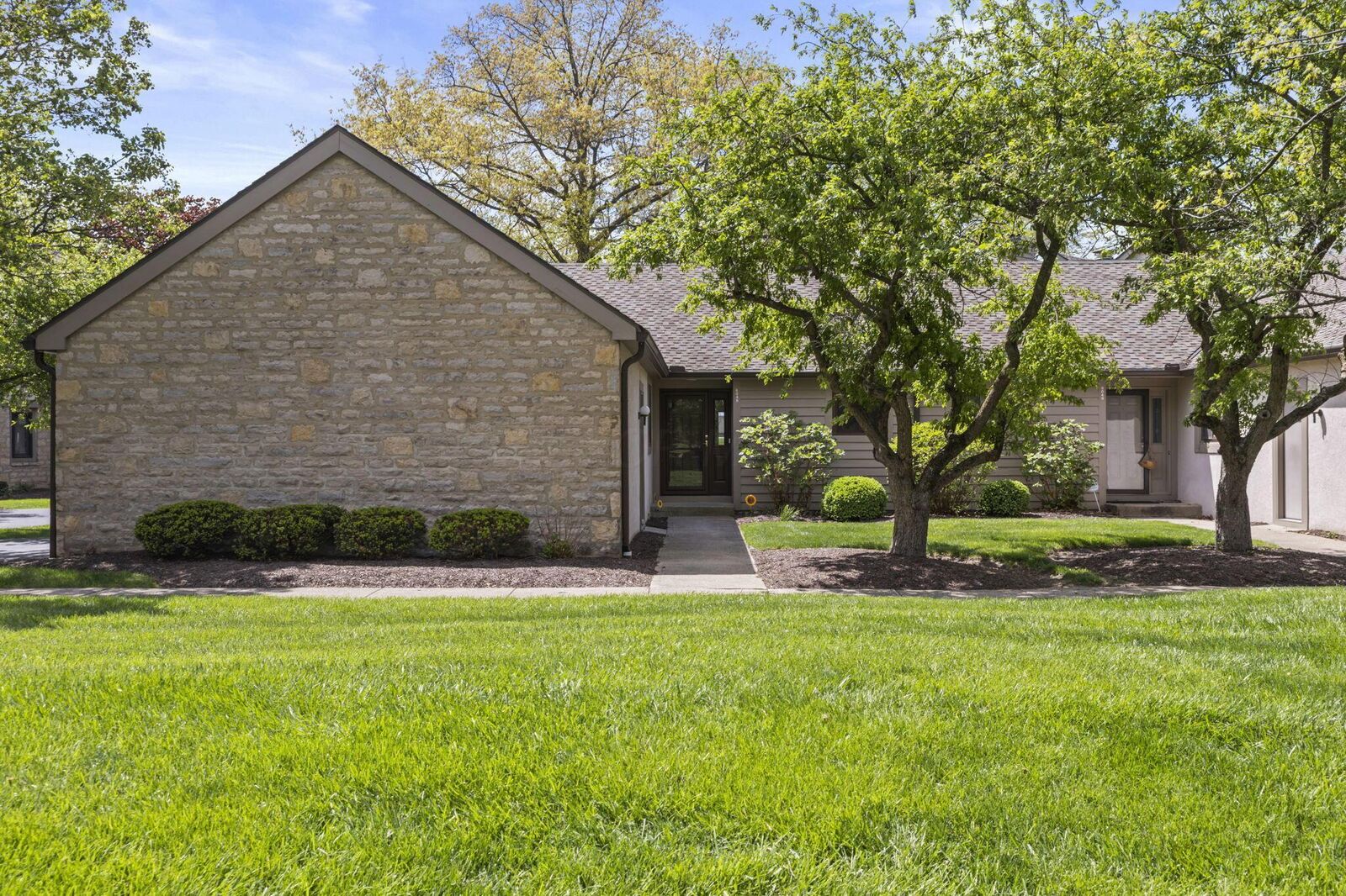 Property Photo:  6045 Arran Court  OH 43017 