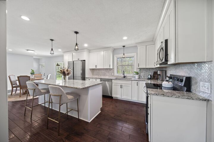 Property Photo:  545 N County Line Road  OH 43074 