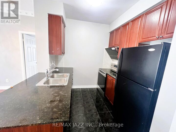 Property Photo:  83 Borough Drive 3505  ON M1P 5E4 