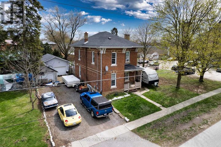 4 Clyde Street — photo 1