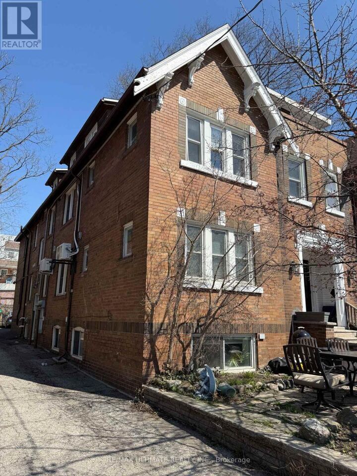 Property Photo:  8 Avion Avenue  ON M4E 1C3 