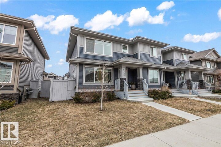 Photo de la propriété:  5339 Admiral Girouard Street NW  AB T5E 6X5 