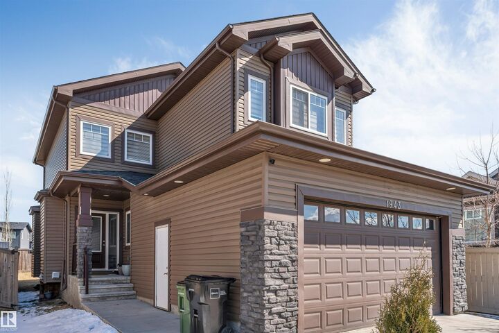 Property Photo:  1943 Adamson Terrace SW  AB T6W 1A8 