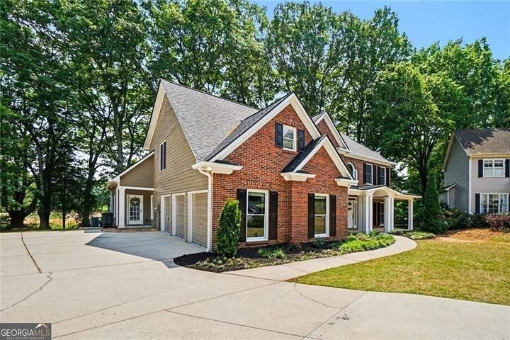 Property Photo: 607 Crimsonwood Court GA 30127