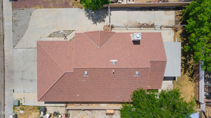 Property Photo:  43915 Glenraven Road  CA 93535 