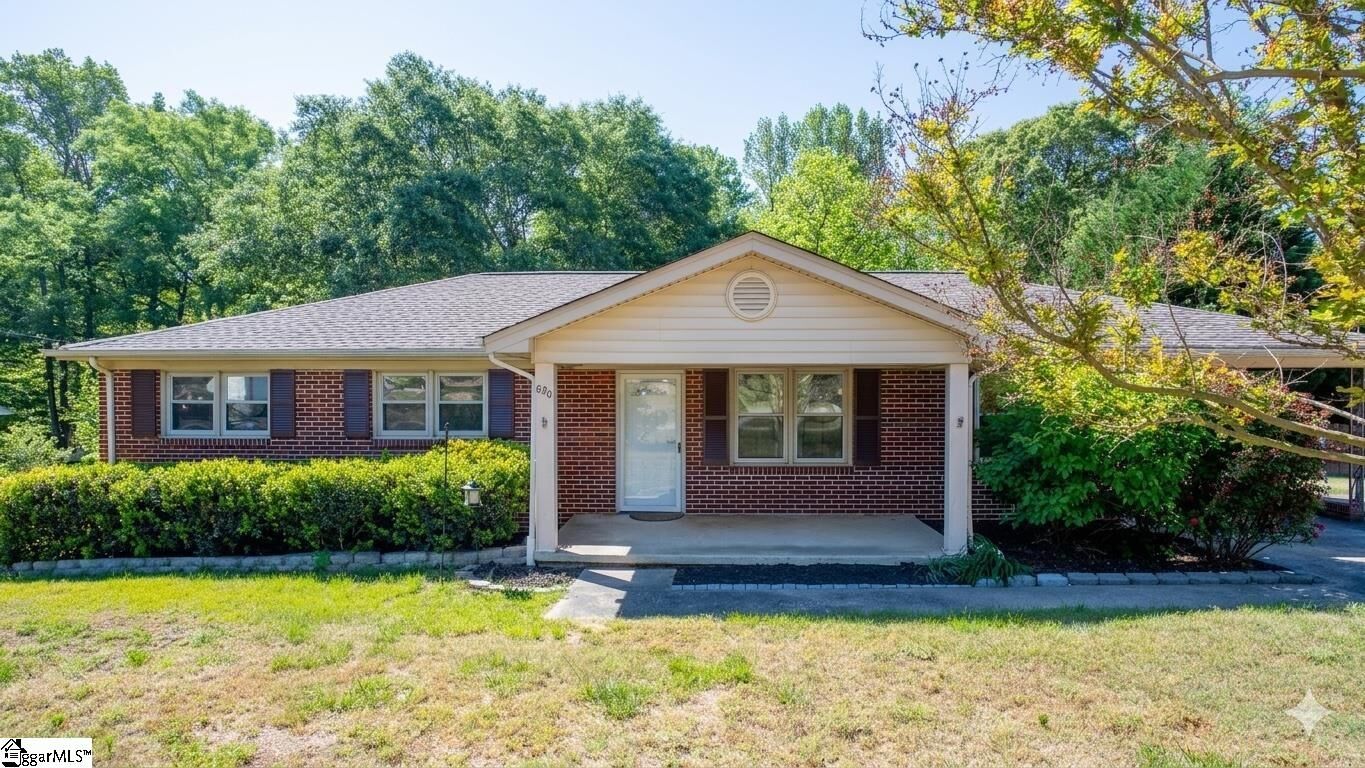 Property Photo: 620 Creighton Drive SC 29687