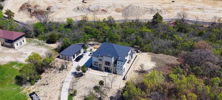Property Photo:  601 Canyon Creek Trail  TX 76112 
