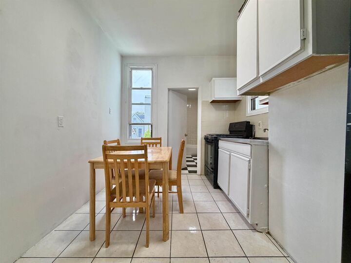 Property Photo:  94 Ferry St 2  NJ 07307 