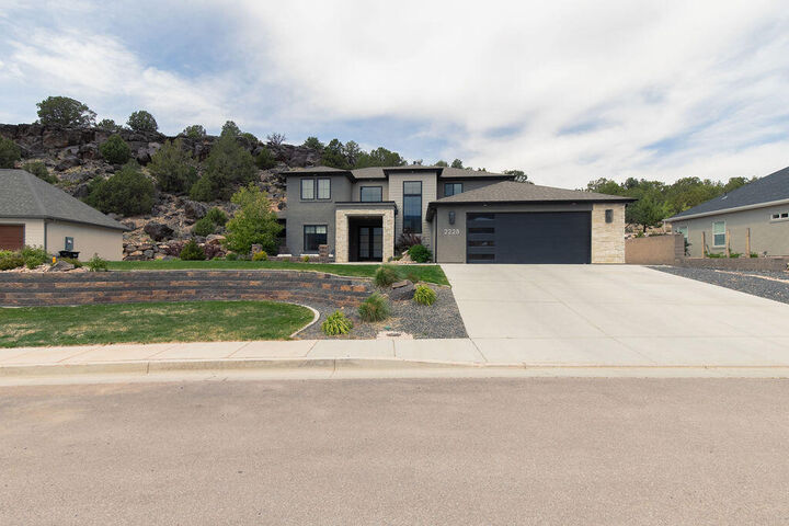 Property Photo:  2228 S Canyon Cir  UT 84721 