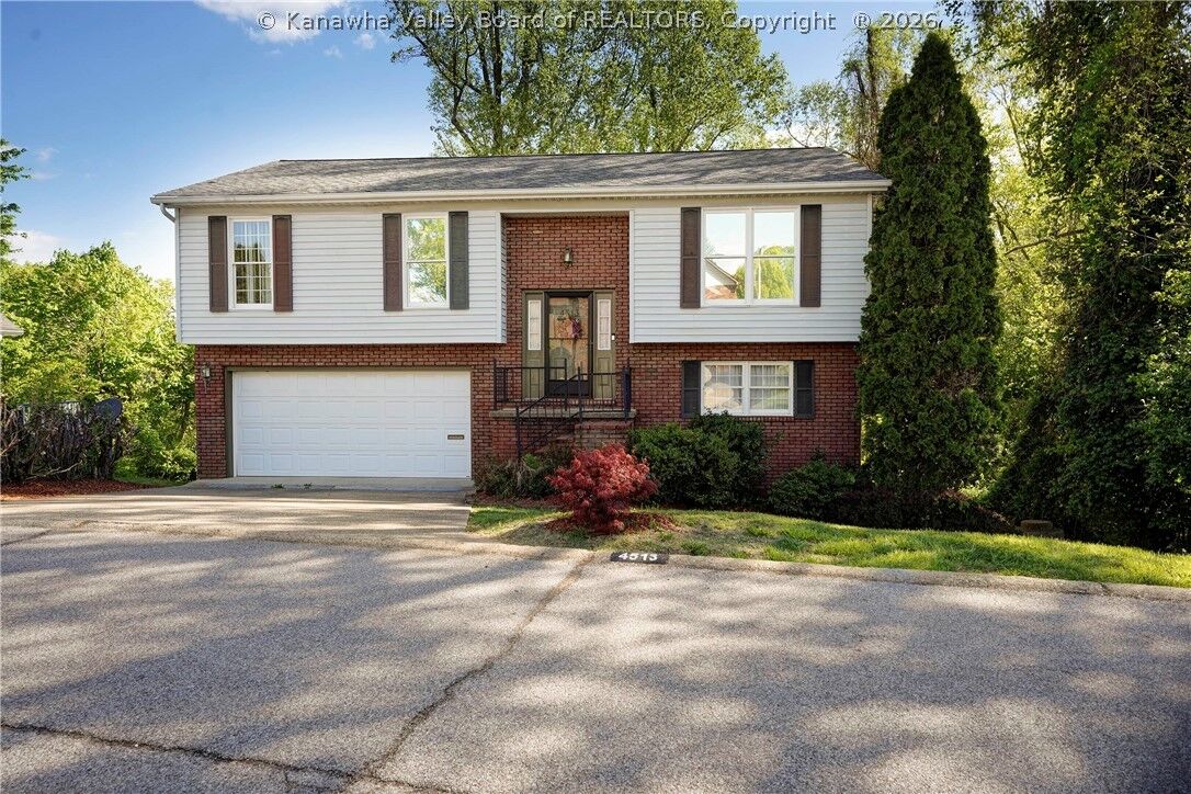 Property Photo:  4513 Richmond Circle  WV 25309 