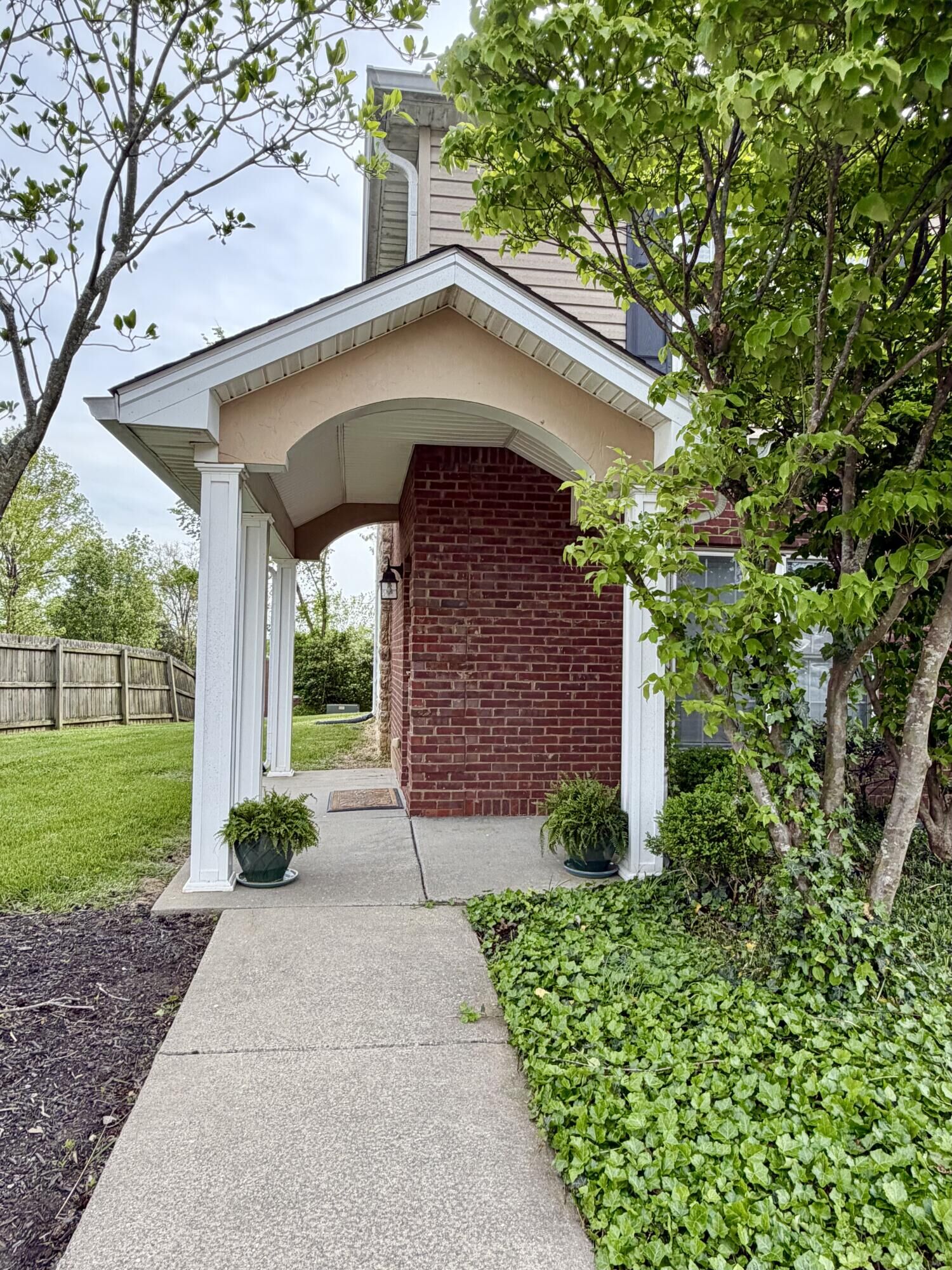 Property Photo:  112 Leonardwood Drive 401  KY 40601 