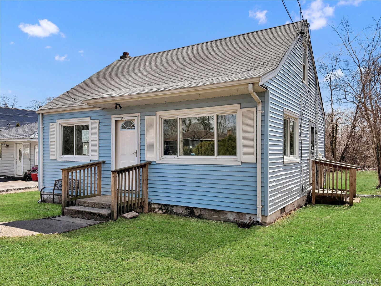 Property Photo:  106 Eleanor Avenue  NY 11950 