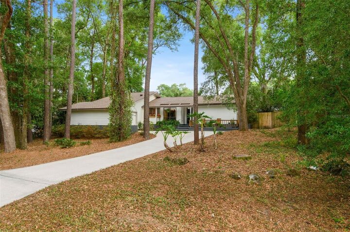 Property Photo:  3527 NW 46th Place  FL 32605 
