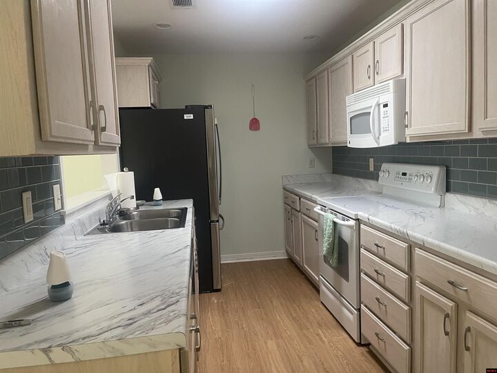 Property Photo:  746 Embassy Parkway  AR 72653 