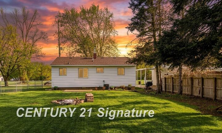 Property Photo:  419 E Water Street  MI 48476 