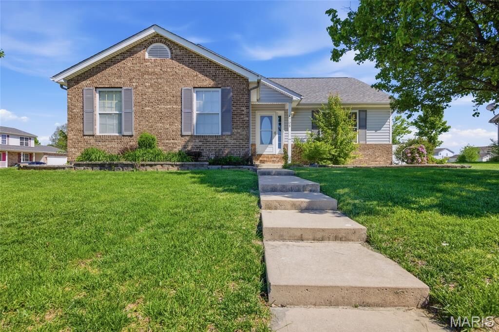 Property Photo:  4705 Vandebrook Drive  IL 62298 