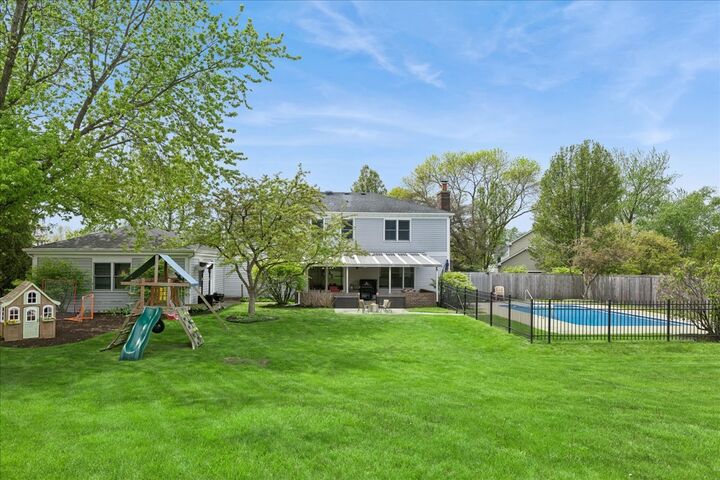Property Photo:  1430 Allyson Court  IL 60048 