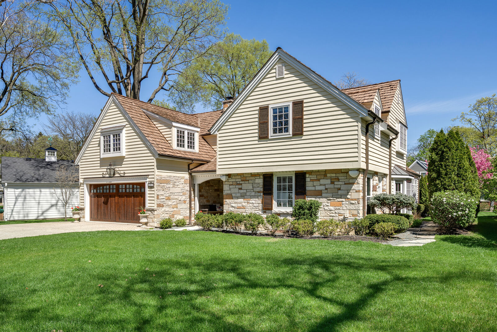 Property Photo:  