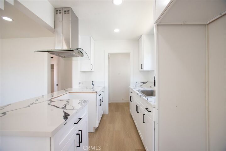 Property Photo:  1547 W 60th  CA 90047 
