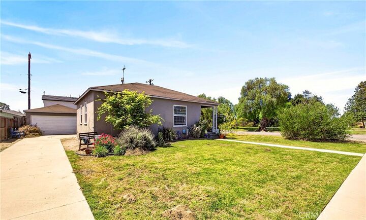 Property Photo:  102 E Osgood  CA 90805 