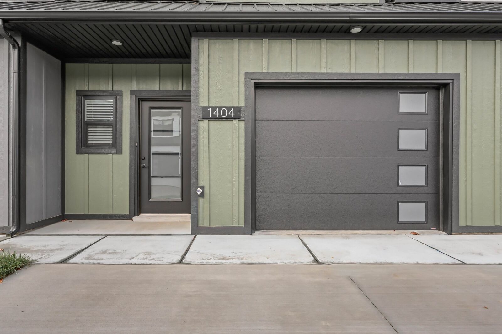 Property Photo:  1404 Jonathan Wade Circle  TN 37043 