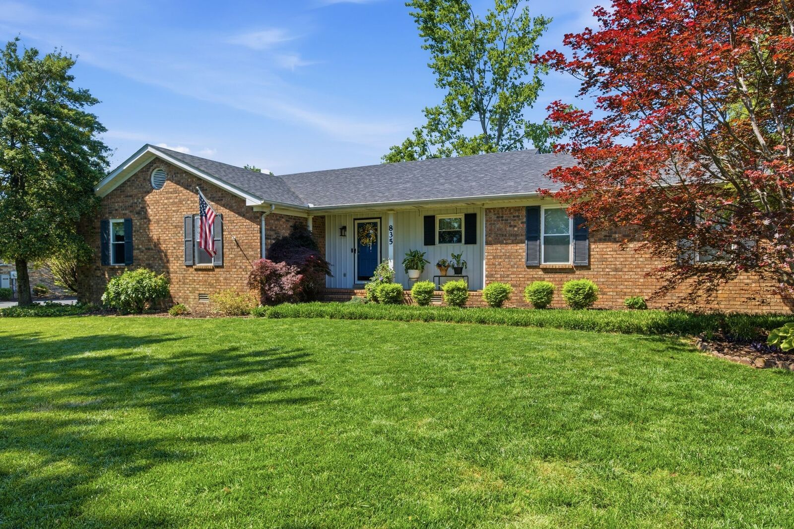 Property Photo:  835 S Broadway St  TN 37148 