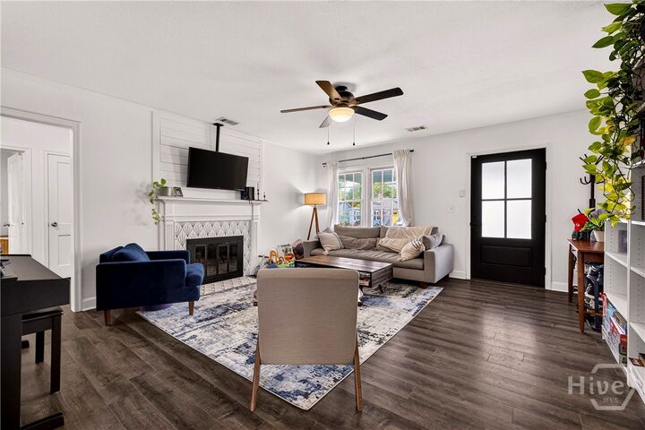 Property Photo: 310 E 57th Street GA 31405