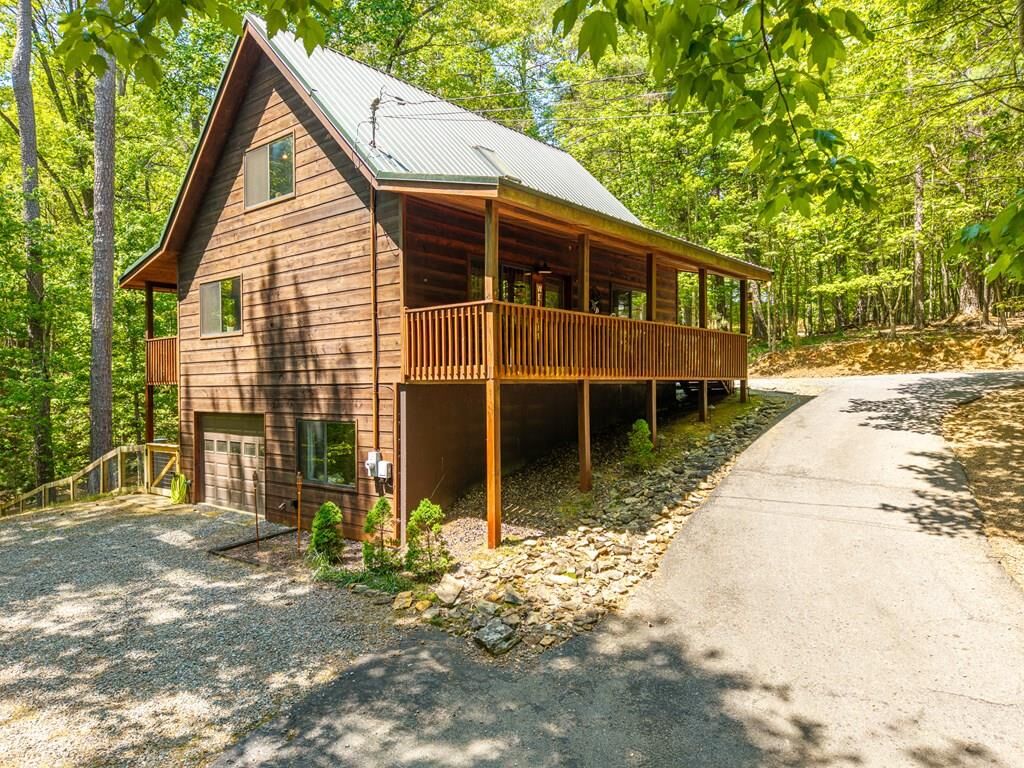 Property Photo:  27 Bamby Lane  GA 30540 