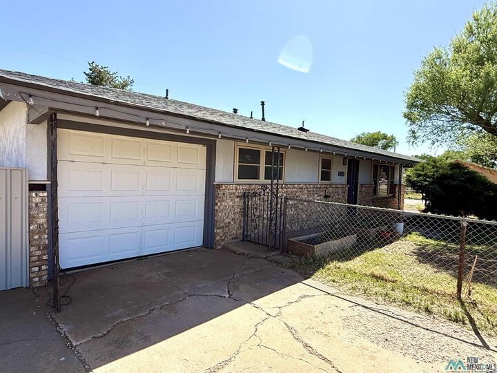Property Photo:  501 Circle Drive  NM 88101 