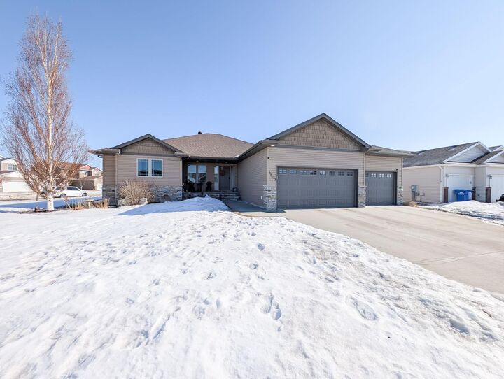 Property Photo:  6810 24 Street S  ND 58104 