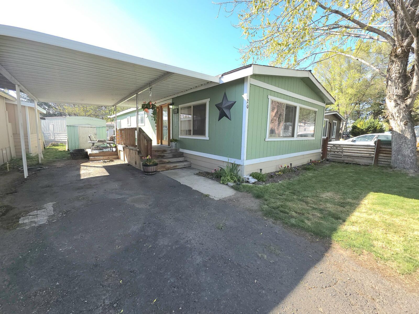 Property Photo:  205 SE Lynn Boulevard Unit 20  OR 97754 