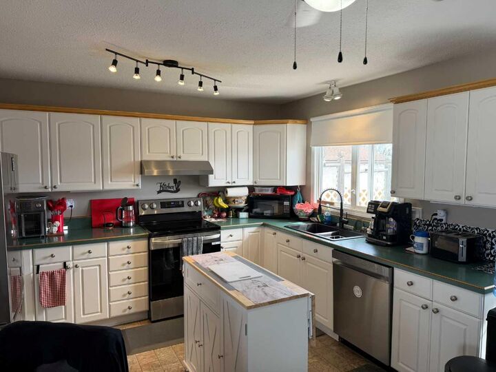 Property Photo: 121 2 Avenue AB T0H 1M0